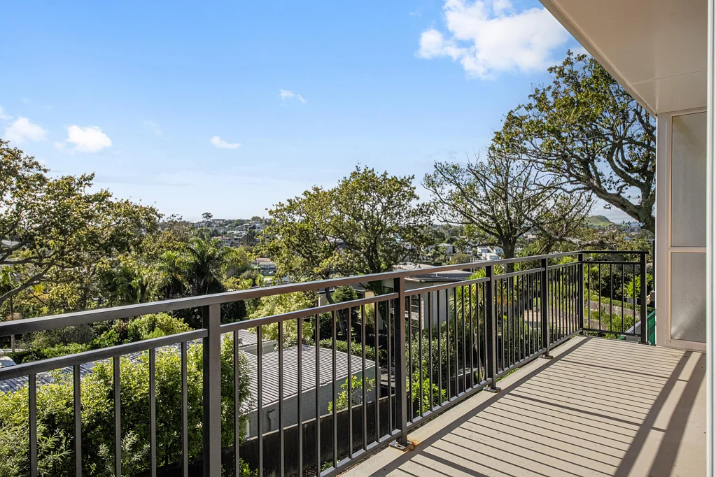 Remuera 2Moenga Smart Buying with Privacy & Position
