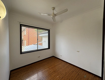 61 Seven Hills Road South, Seven Hills, Western Suburbs, 5房, 1浴, House