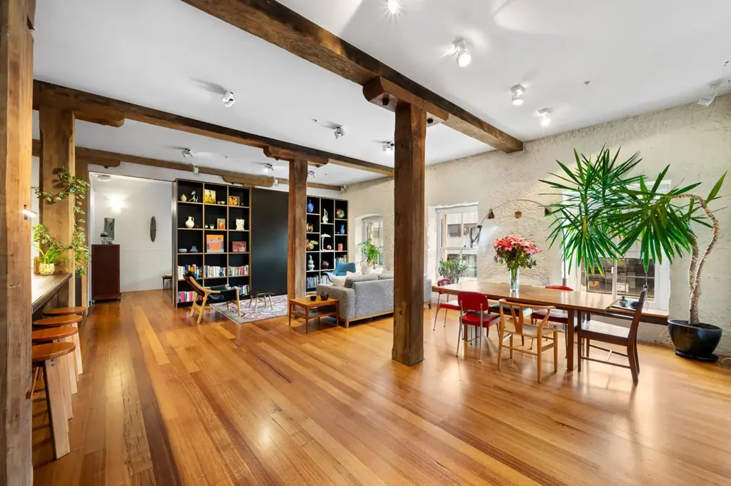 Battery Point 2Kwarto Architecturally transformed Ordnance Store apartment