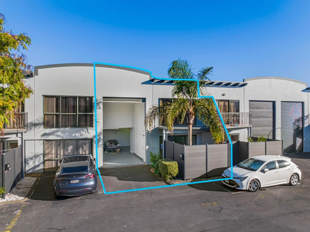 East Tamaki Fully Refurbished Live Work Unit – Occupy/Invest