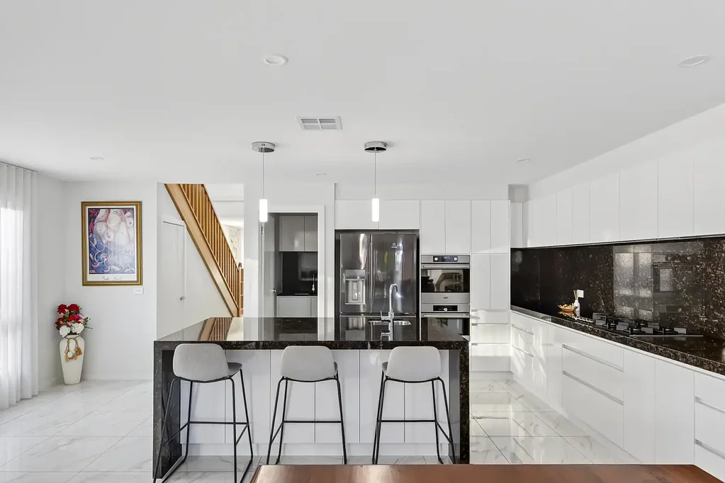 East Geelong 4Kwarto Central Address with Luxury Appeal
