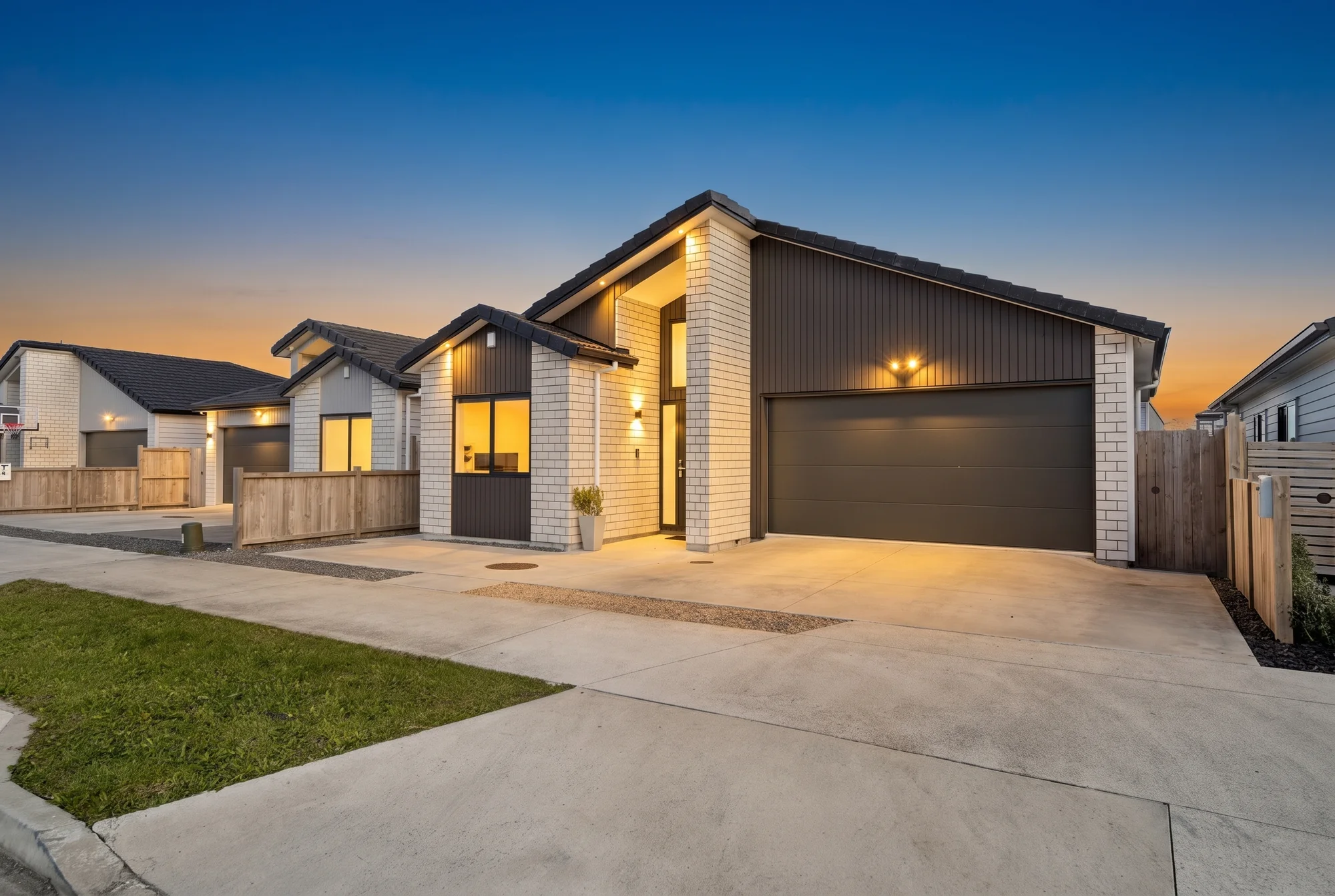 Opaheke 4 Bedroom Must Be Sold! Near New Family Home