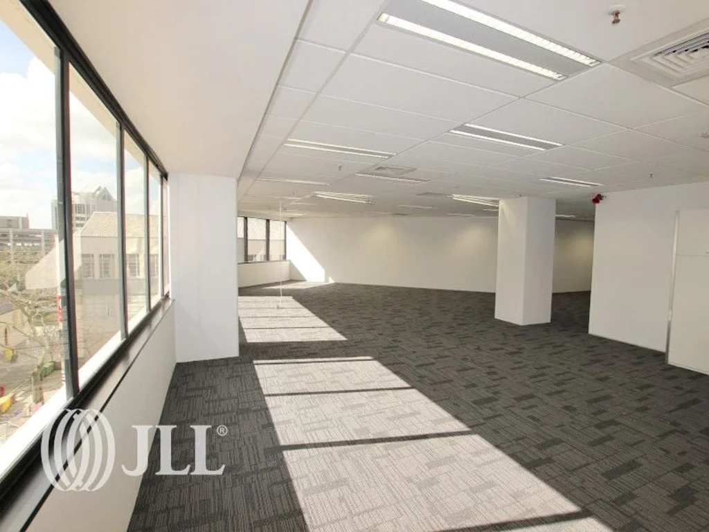 Auckland Central Great Space, Great Views, Great Price