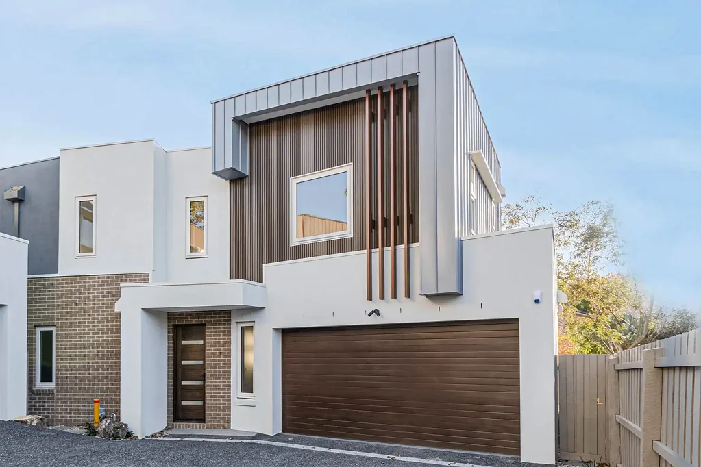 Modern Townhouse Haven in Peaceful Balwyn North
