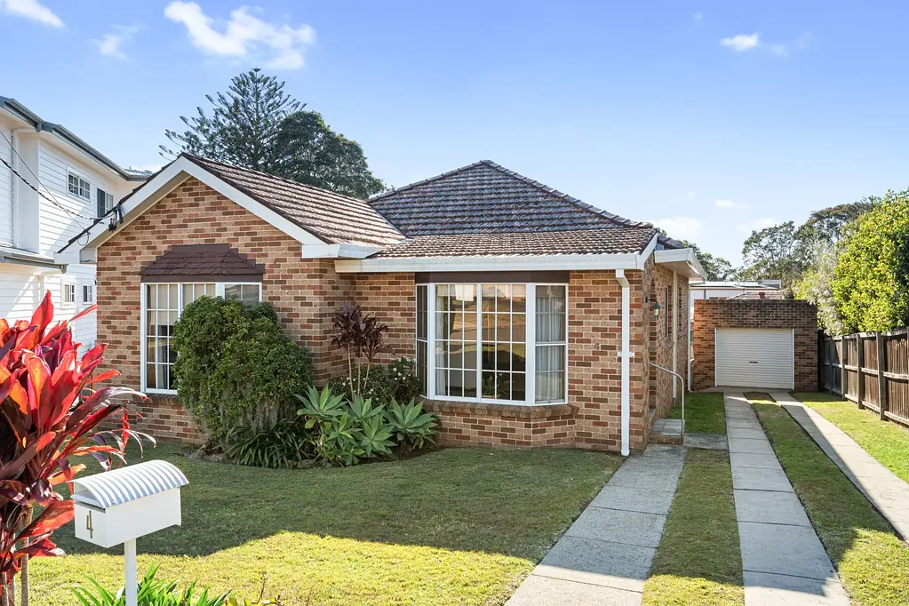 Caringbah South 3房 备受珍爱的家庭住宅，坐落于备受珍视的静街 Much-Loved Family Home in Tightly Held Cul-de-Sac