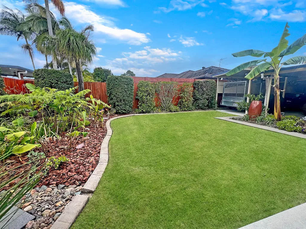 Bli Bli 4 Bedroom OFFERING EVERYTHING ON YOUR WISH LIST!  *9m SHED WITH A/C!, TRIPLE GARAGE & HUGE QUALITY HOME WITH 3 LIVING AREAS!