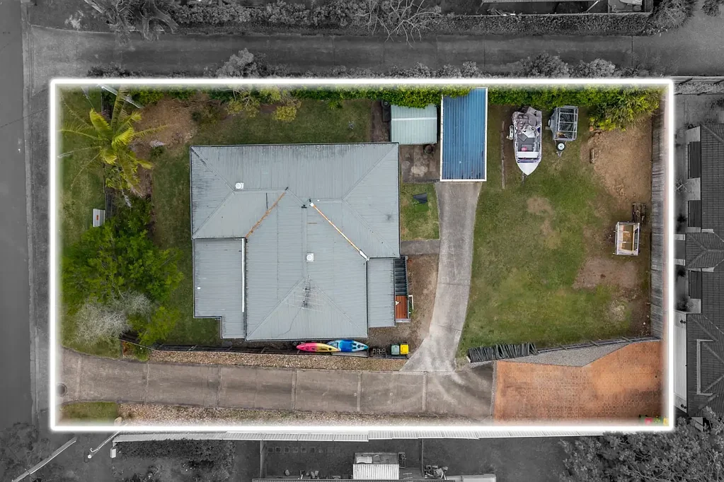 Capalaba 3 Slaapkamer Investors make $$$ here?? Seller has instructed that all and any offers be presented.