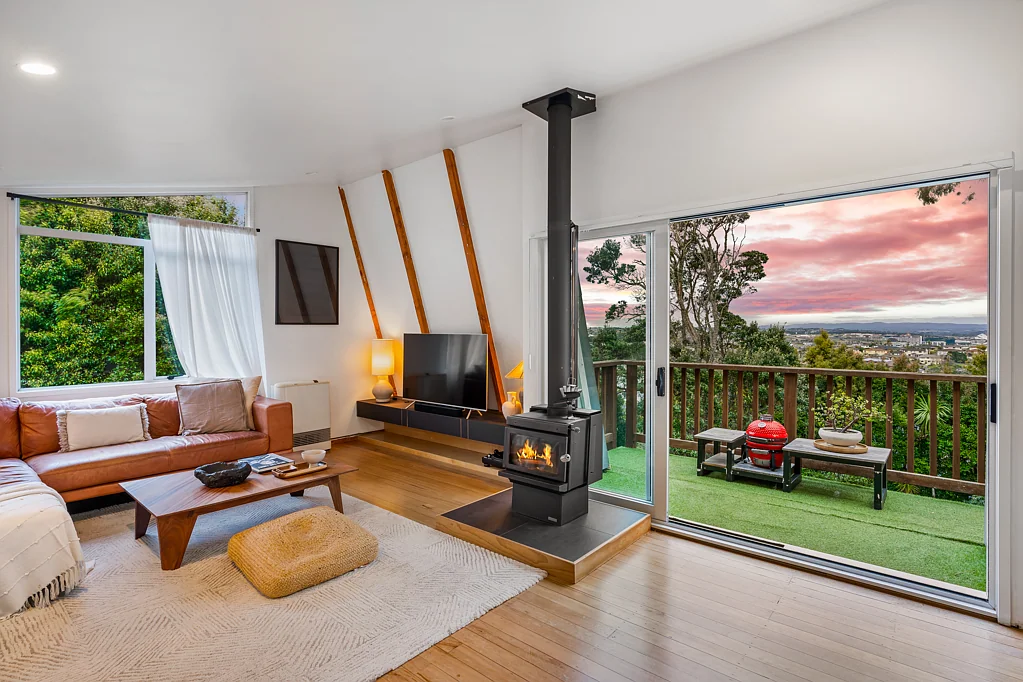 1000 East Coast Road, Northcross, North Shore City, Auckland