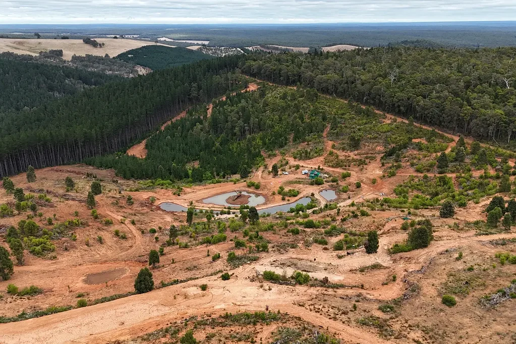 East Nannup  A Hilltop Natural Sanctuary - 65ha of Peace, Privacy & Views in Nannup