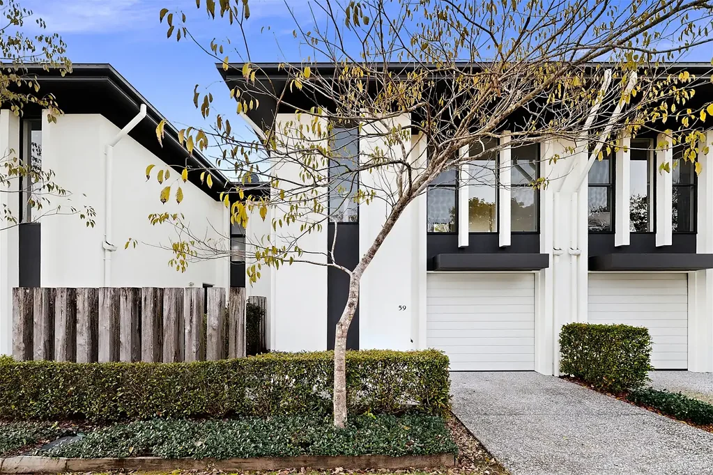 Pacific Pines 3Zimmer Freshly Renovated Townhouse in the Sought-After Gardene Estate