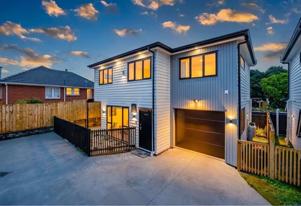 Manurewa 3 Bedroom STANDALONE & Near-New-Modern Living at Its BEST