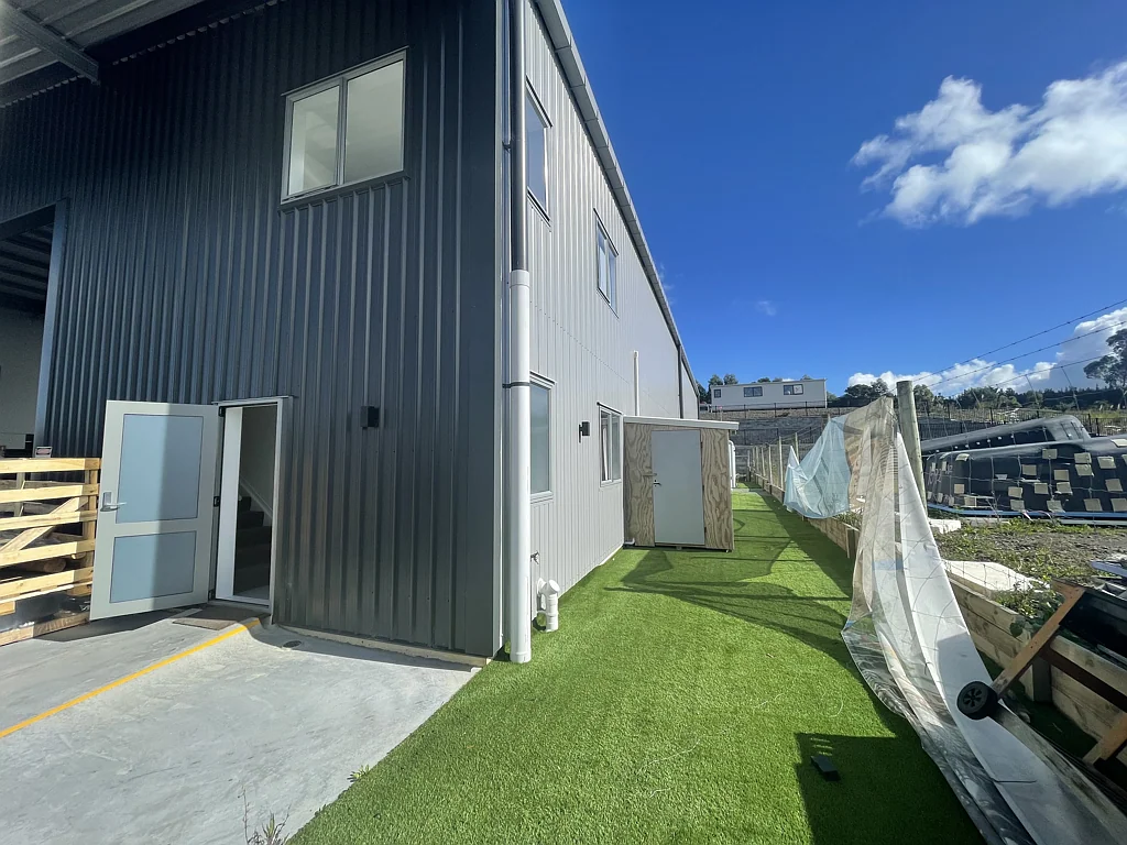 Riverhead Self contained Riverhead office/studio