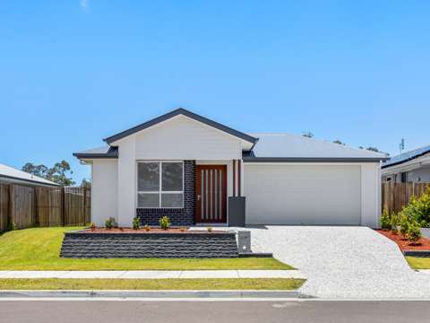 Low-Maintenance, Modern Living in a Prime Pimpama Location!