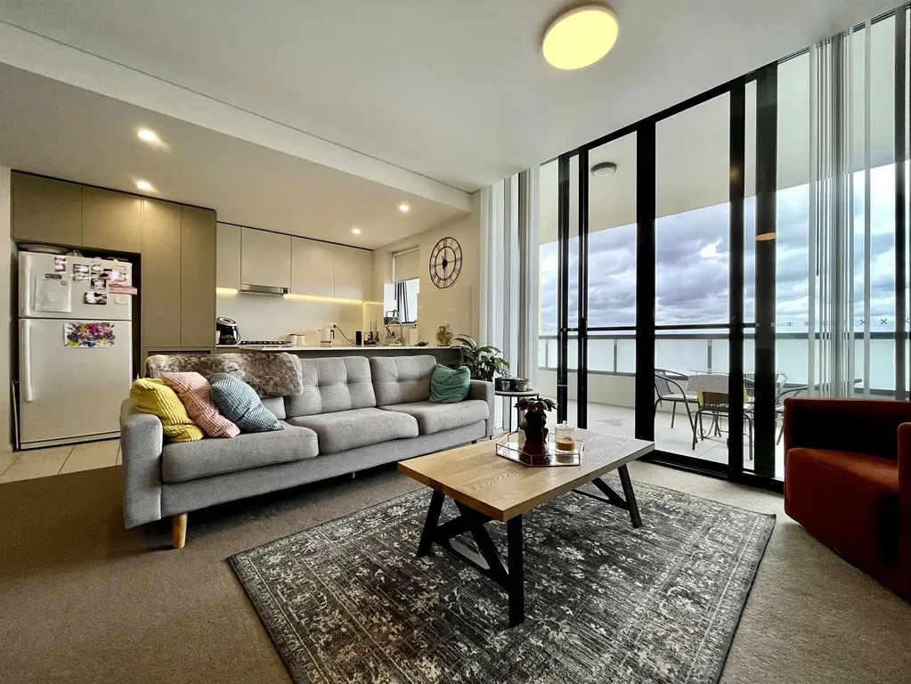 North Kellyville 2 Bedroom Top Level Two Bedrooms Modern Apartment with Perfect Location