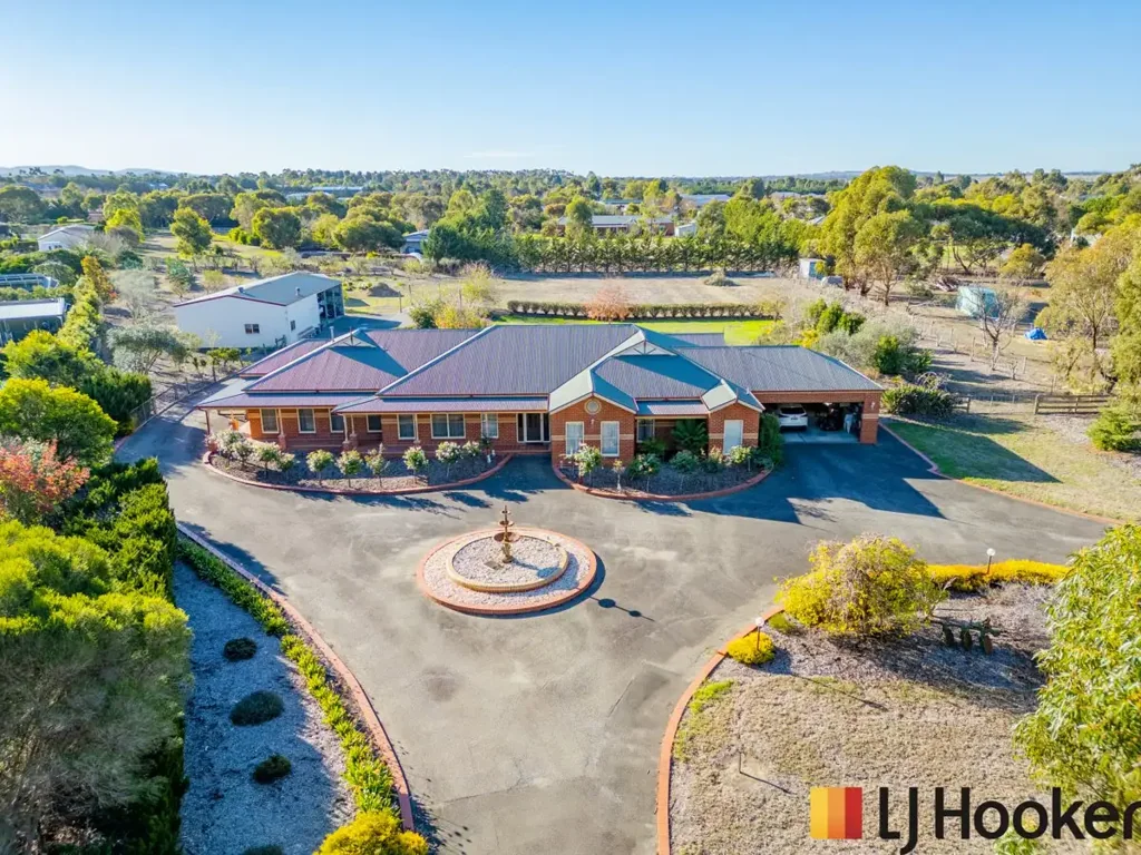 Sunbury 5 Bedroom Prestige Family Estate in a Prime Location