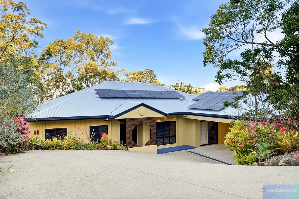 Edens Landing 4Zimmer Spacious Family Living With a Beautiful Treetop Outlook