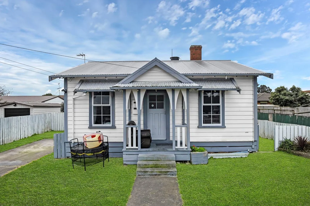 Papakura 3房  Restore & Revive - Stunning Character Home!