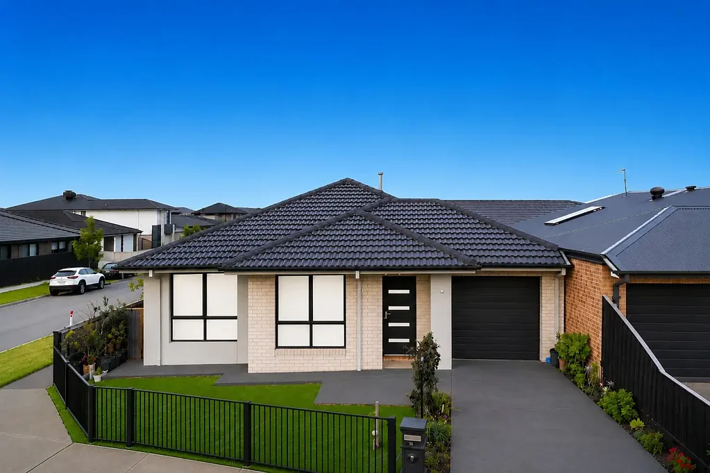 Deanside 3Kwarto Modern Family Living in the Heart of Attwell Estate