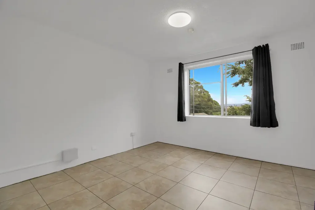 Mount Keira Gem: Tranquil Living with Urban Convenience