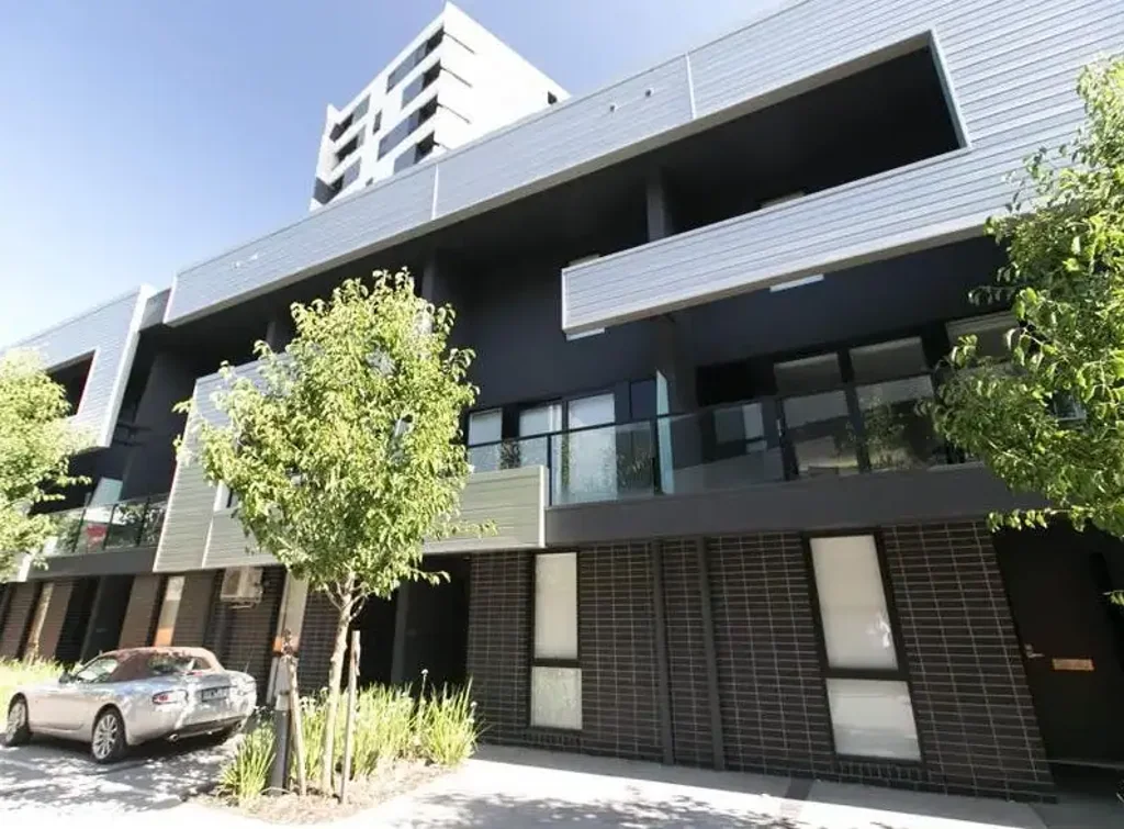 17 Cirque Drive, Footscray, VIC 3011