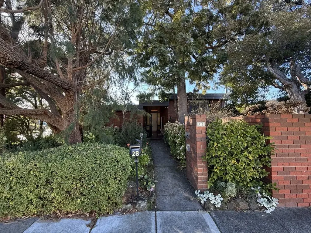 Spacious and Convenient 4-Bedroom House!