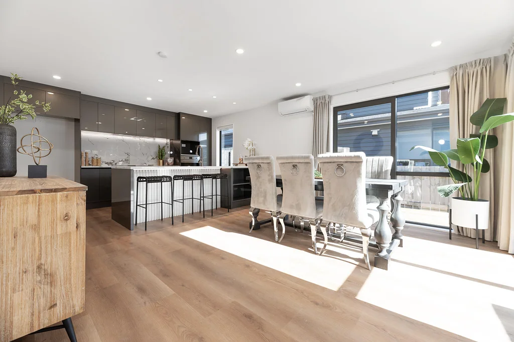 Blockhouse Bay 4房  Freehold & Standalone with Double Garage