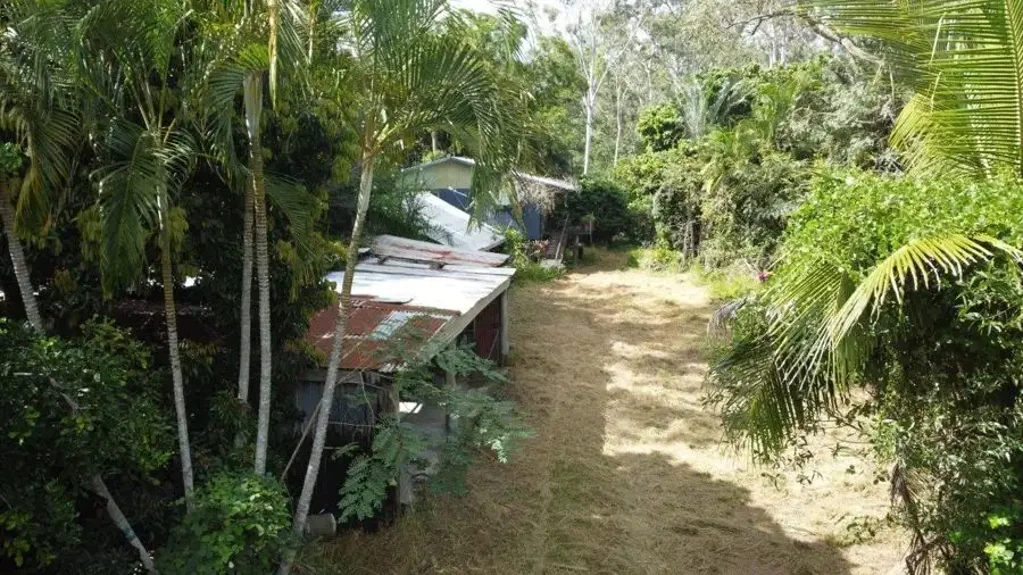 Oyster Creek TROPICAL PARADISE WITH TIDAL CREEK FRONTAGE