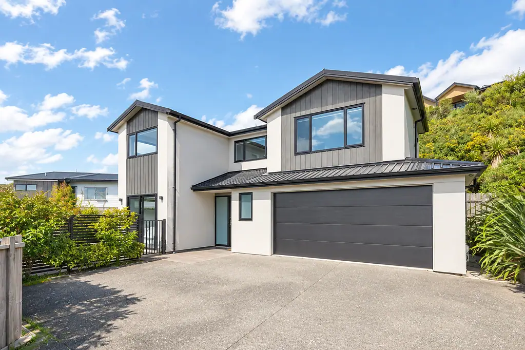 Aotea 4 Slaapkamer ELEVATED & EFFORTLESS - RV $1,160,000