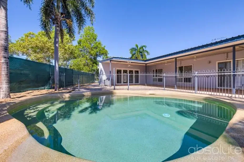 Bakewell 4房  Generous Family Home Designed for Poolside Entertaining