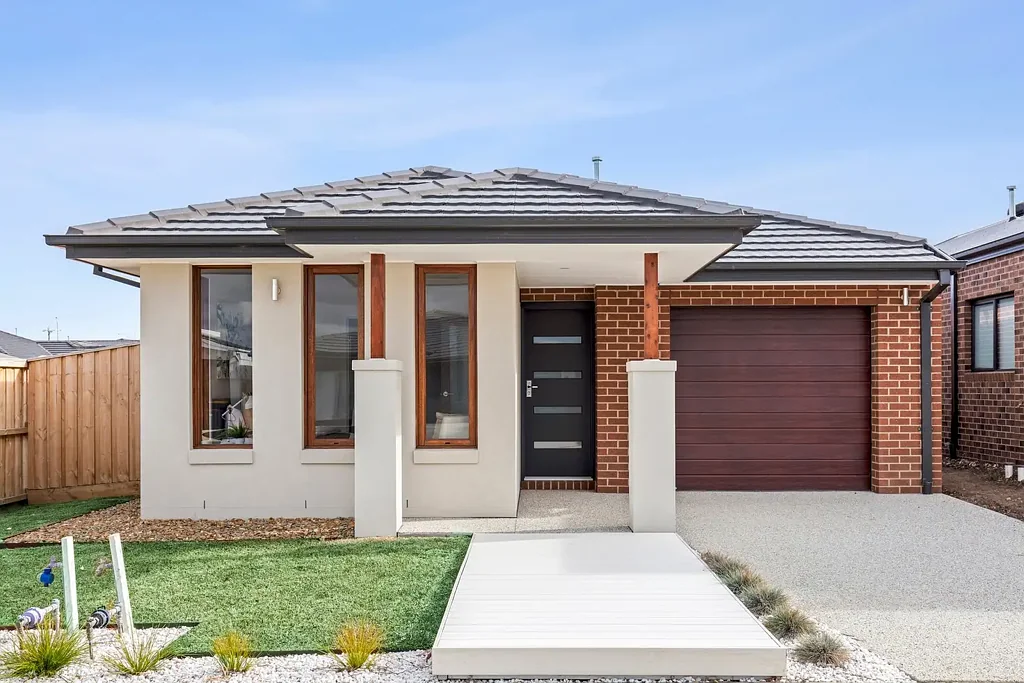 Armstrong Creek 3 Bedroom Brand New & Built to Impress