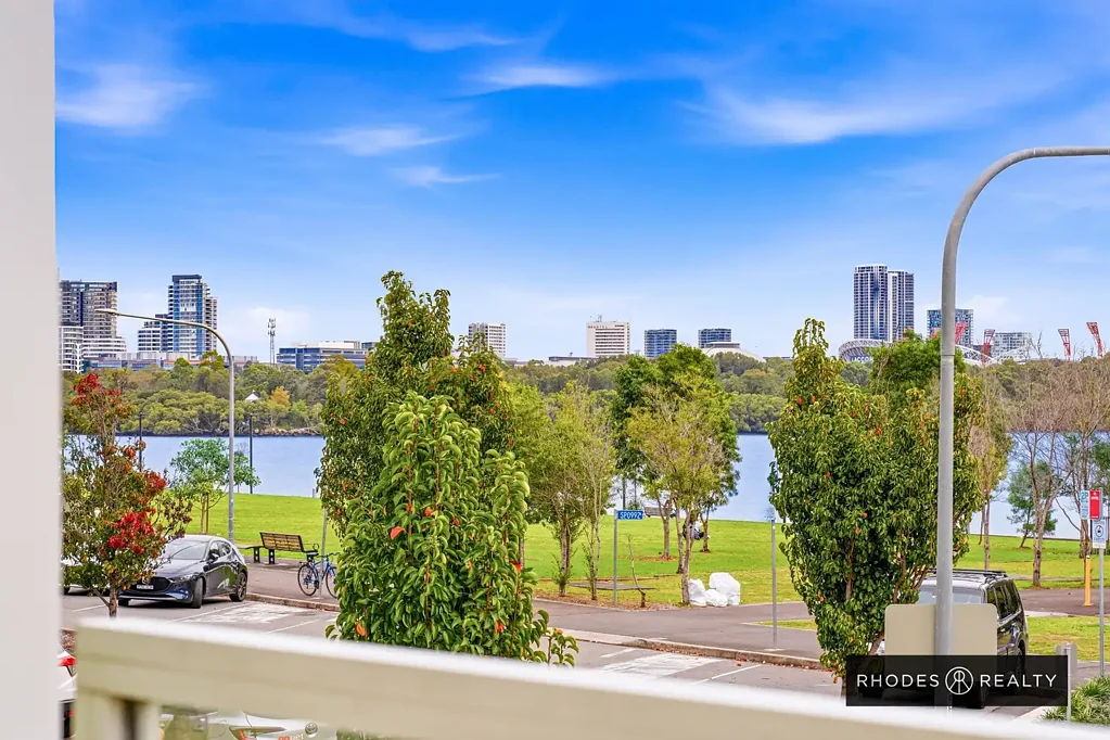 Rhodes 1غرفة نوم Experience Unmatched Waterside Living: Apartment with Private 31 SQM Courtyard in Prime Rhodes Location
