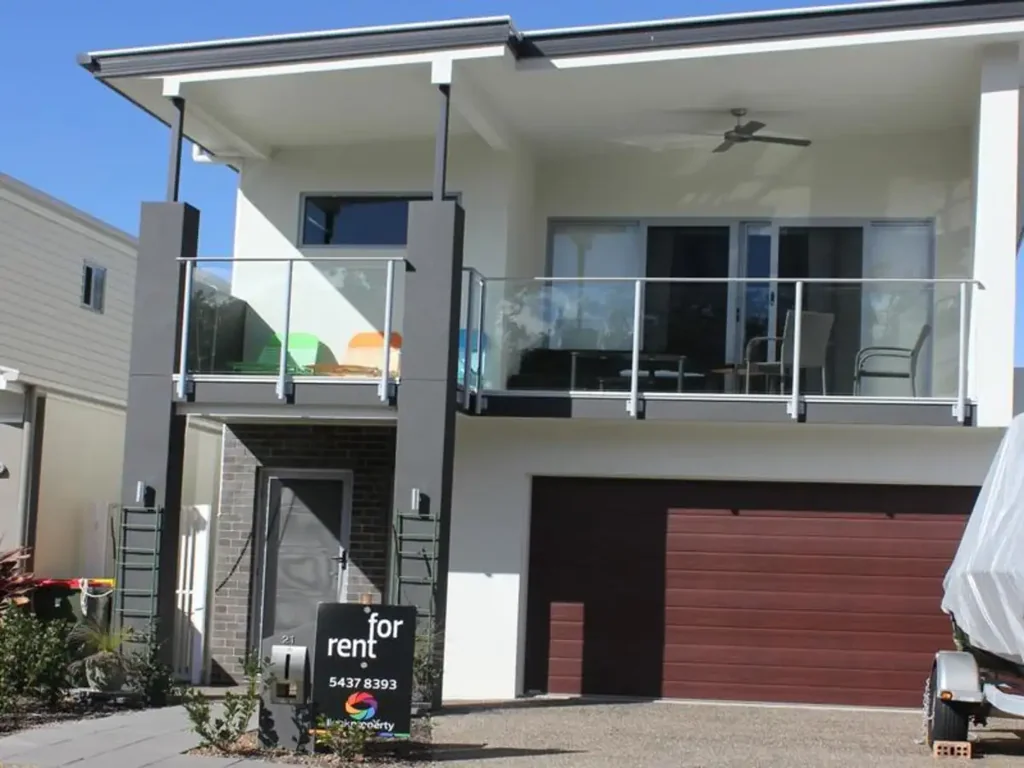 Dual living in prime location.