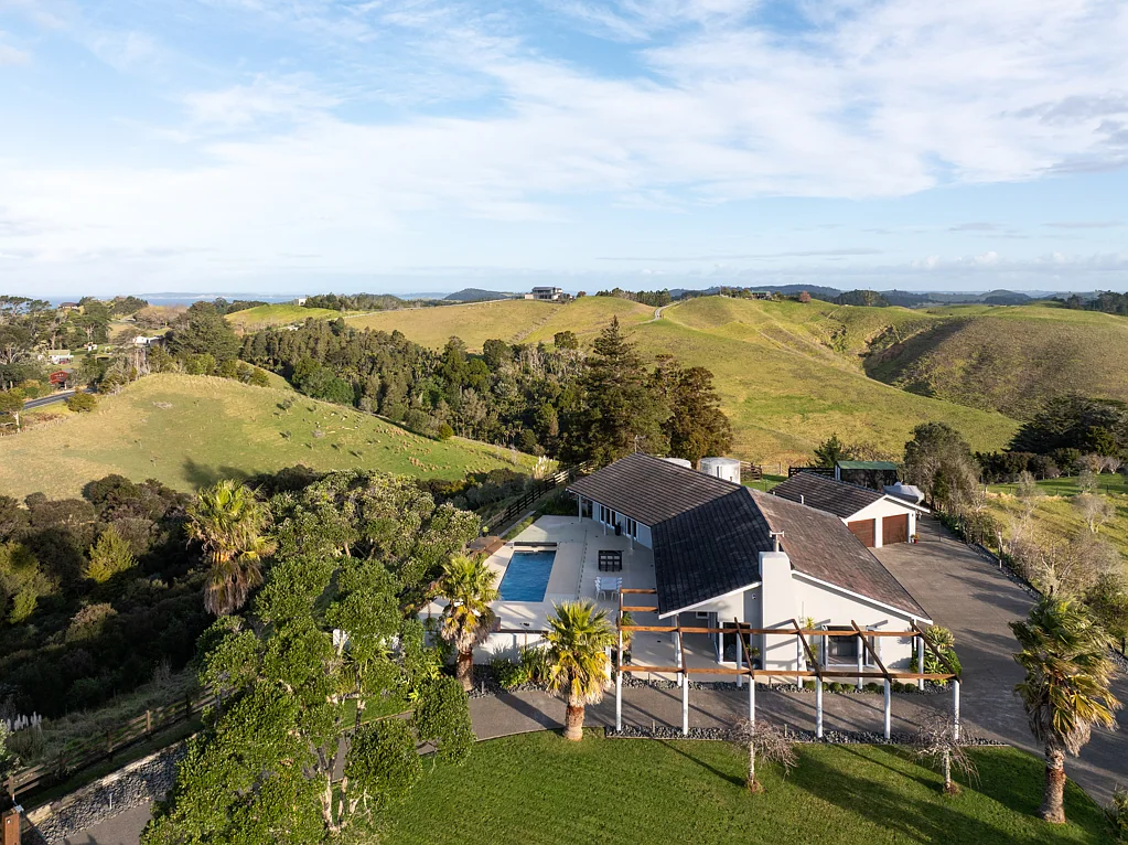 Mahurangi West 5Kwarto Committed to Sell – Auction 21 September