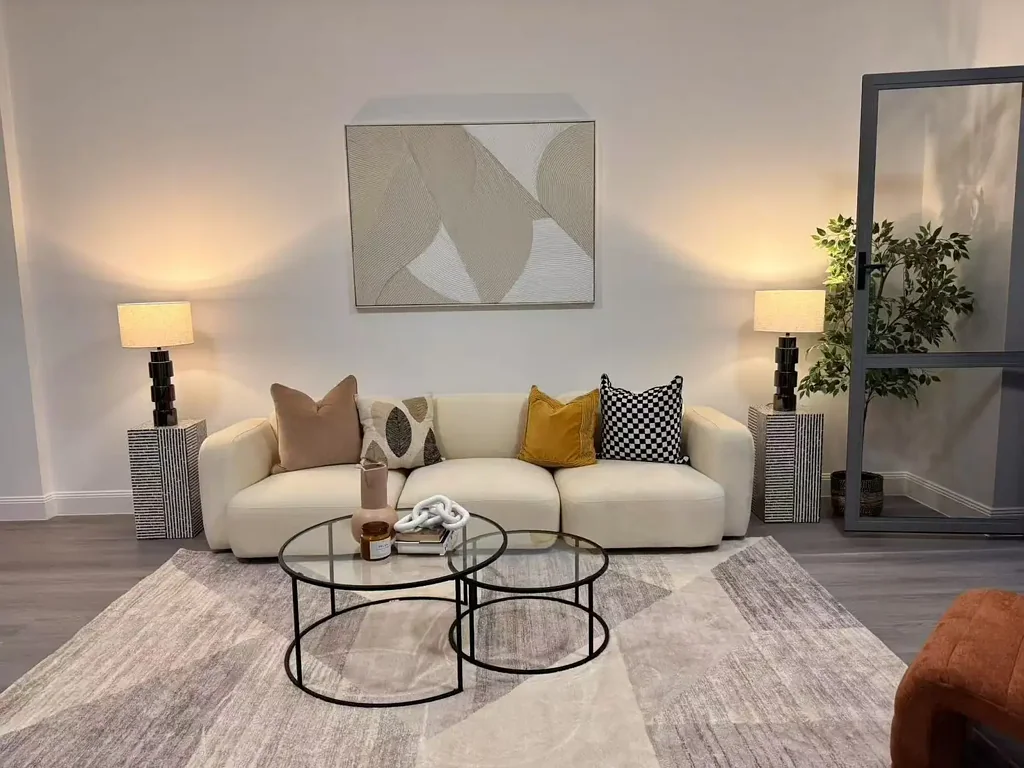 Modern Dual-Level Apartment with 3.3m High Ceilings & Front Yard in Prime Maroubra Location