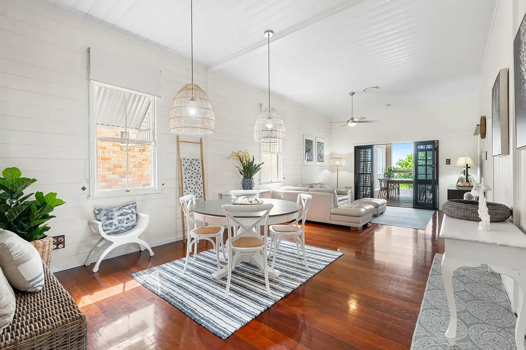 Wynnum 5房  BIG VIEWS - BIG VALUE - BIG OPPORTUNITY!