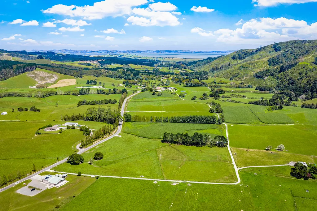 Makarau Rural living off grid!