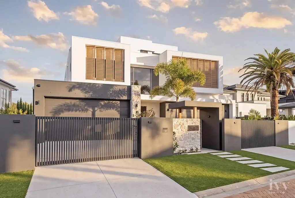 Paradise Point 5ਬੈੱਡਰੂਮ Triple-Level Modern Waterfront Marvel – Brand New, with Magnificent Views
