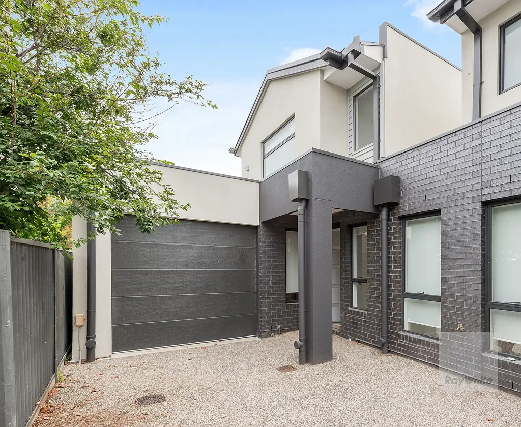 New Modern Two-Storey Plus Study