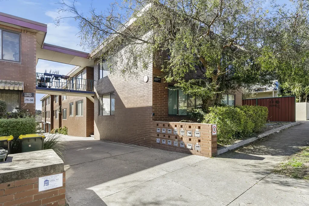 Location, Lifestyle - this is Living!