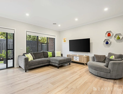 3/32 Hull Road, Croydon, VIC 3136, 3 Kuwarto, 2 Banyo, Townhouse