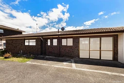 2/495 Blockhouse Bay Road, Blockhouse Bay