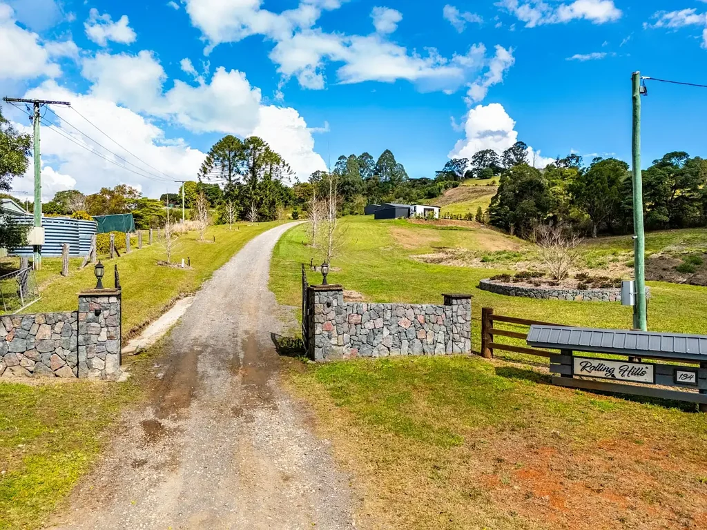 Dulong 2房  Your Dream Acreage Awaits - 10 Acres of Privacy in Beautiful Dulong