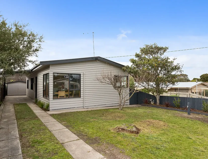 111 Eighth Avenue, Rosebud, VIC 3939, 3 rūma, 1 rūma horoi, House