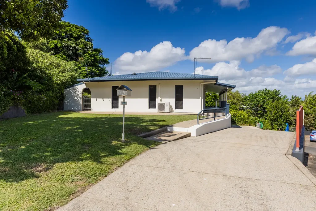Mount Pleasant 3房  Quiet Mount Pleasant Retreat with Elevated Outlook and Flexible Family Layout