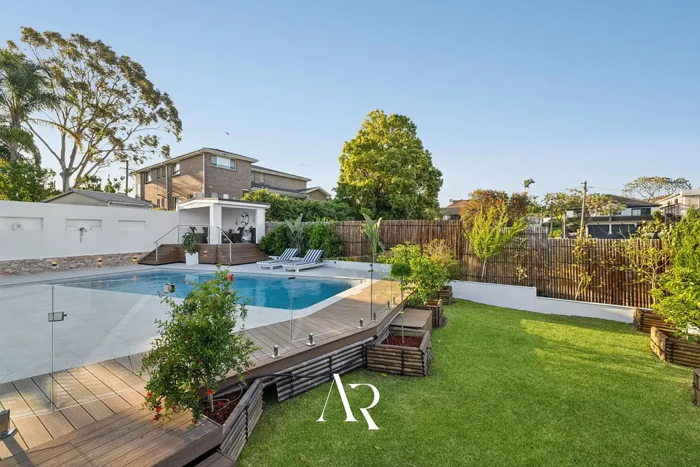 18 Donington Avenue, Georges Hall, NSW 2198