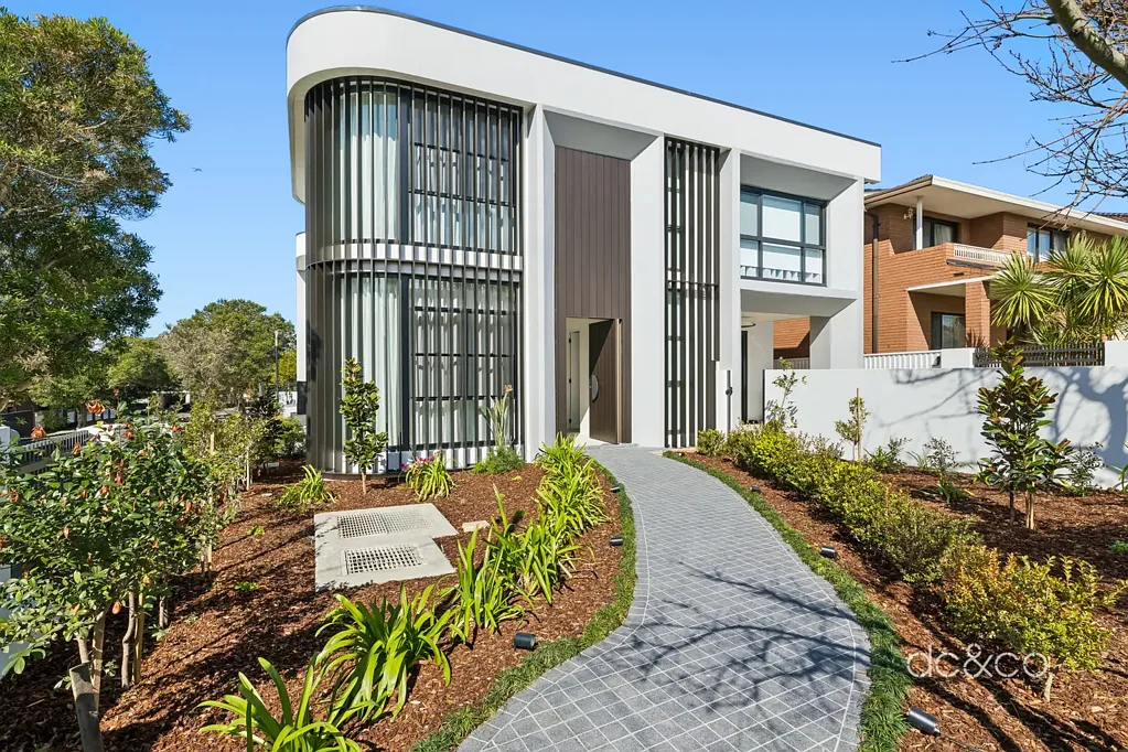 Contemporary luxury residence with space for the whole family