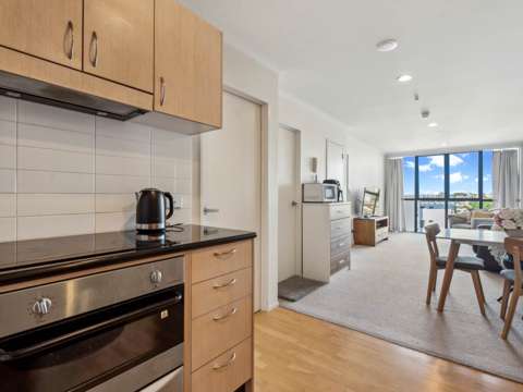 A611/176 Broadway, Newmarket, Auckland City