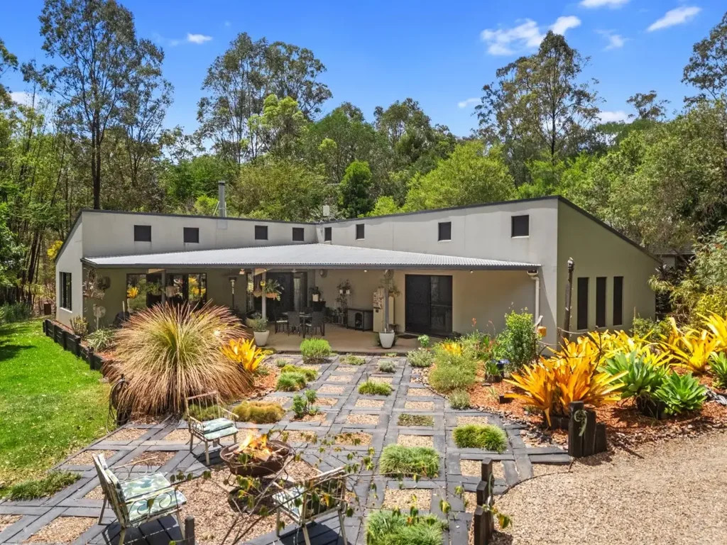 Glenwood 2房  Ultimate Acreage Living with Off Grid Power & Water Security!