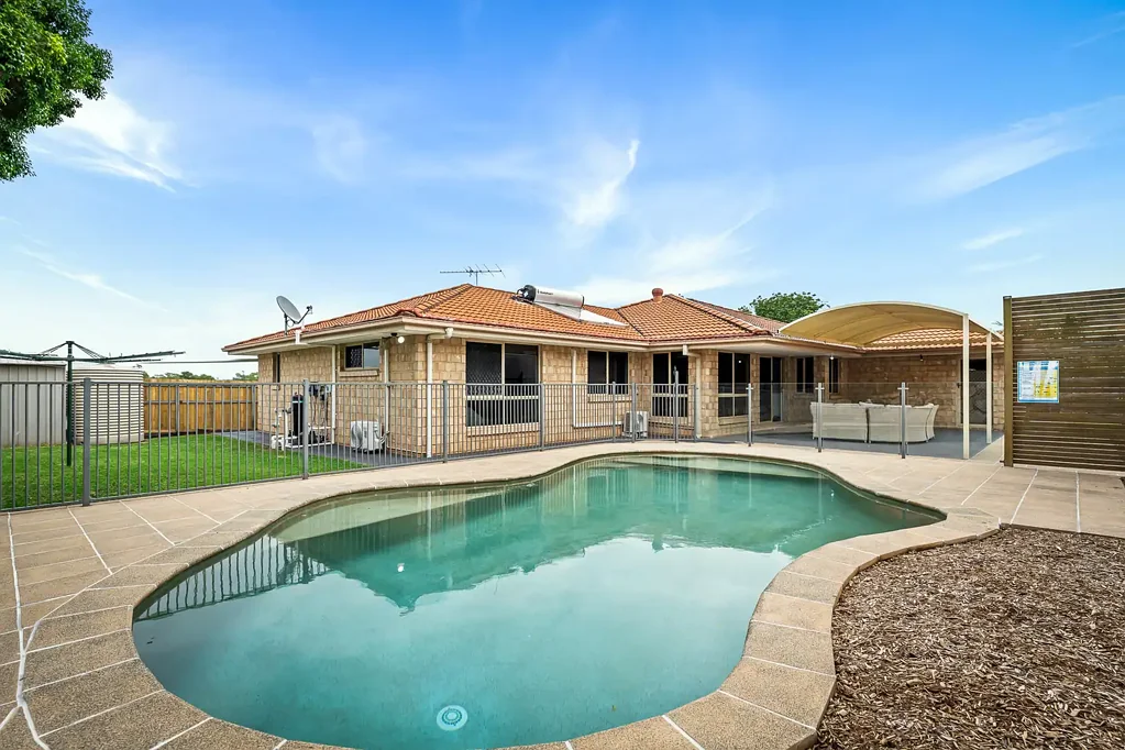 Mango Hill 5ห้องนอน Stunning New Kitchen, Lagoon Pool & Space for the Whole Family