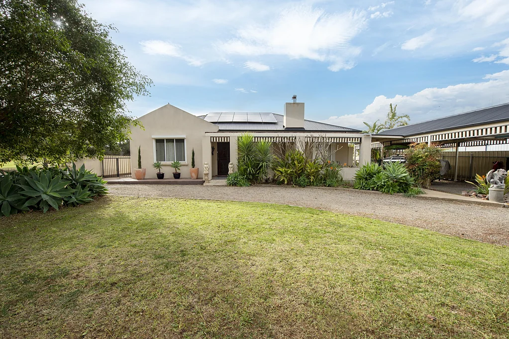 2 Harvey St, Port Broughton, SA 5522